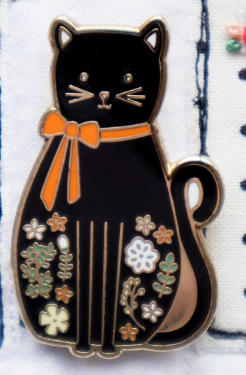 Black Cat Magnetic Needle Minder from Flamingo Toes