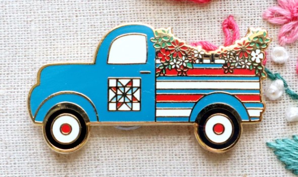 Patriotic Truck Magnetic Needle Minder from Flamingo Toes