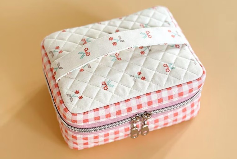 Daily Essential Pouch Pattern by Minki Kim