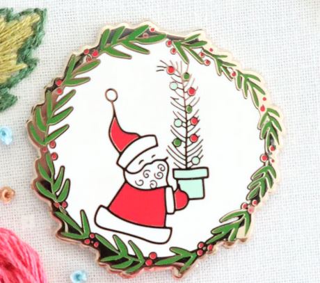 Vintage Santa Magnetic Needle Minder