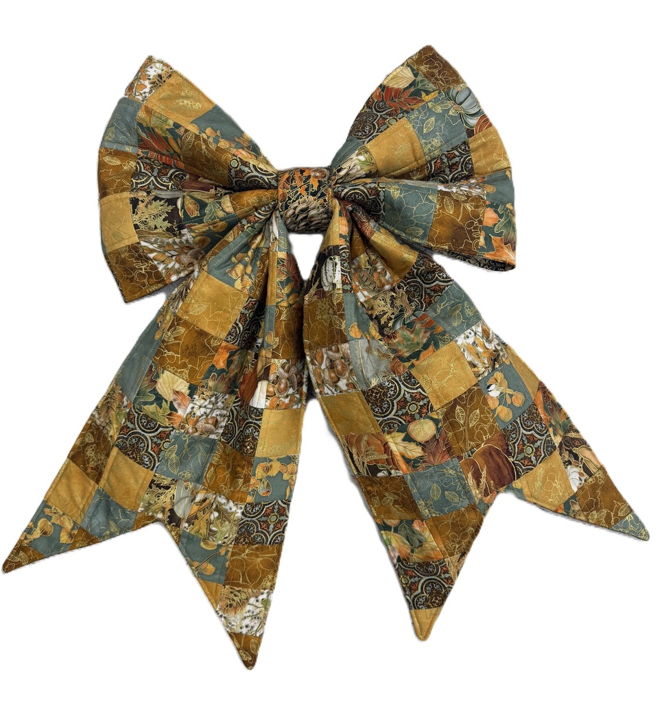Patchwork Quilted Bow Warm Welcome