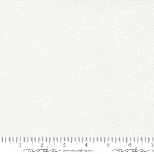 [MOD-29147-11] Coriander Seeds Medallion White By Corey Yoder For Moda