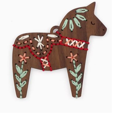 [KP-DalaHorse] Stitched Ornament Dala Horse Walnut Kit by Kiriki